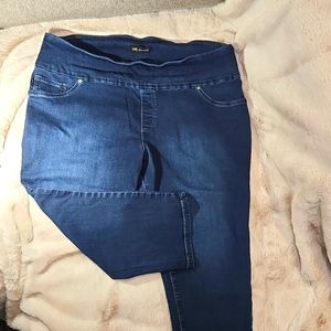 Lee Slimming Capri Jeans